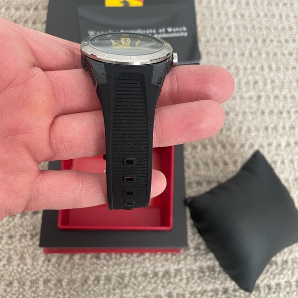 Ferrari Rubber Band Watch Yellow w/ Black Logo - Picture 4 of 6